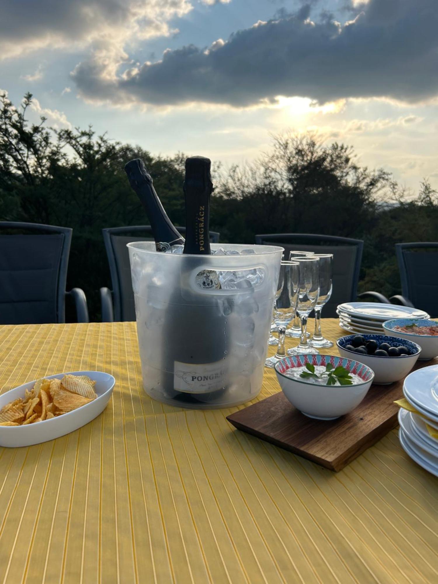 Tidimalo Lodge Rustenburg Bagian luar foto
